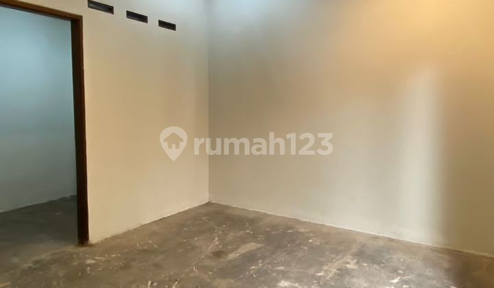 Quick Sale House With Marble Floor In Singgasana Pradana. Bandung 2