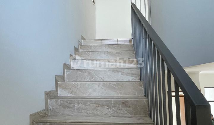 Minimalist Modern Comfortable Residence Batununggal Bandung 2