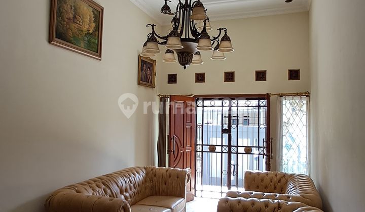 Rumah Mewah Lokasi Nyaman di Tki 3 Bandung Rumah Mewah Lokasi Nyaman di Tki 3 Bandung