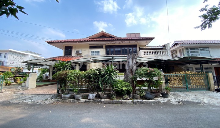 Dijual Rumah 2 Lantai di Tebet area Bagus untuk Usaha 2