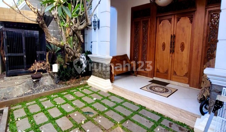 Dijual Rumah Mewah di Cibubur Gaya American Classic Dijual Rumah Mewah di Cibubur Gaya American Classic