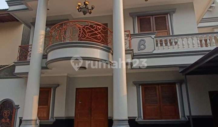 Dijual Rumah Siap Huni 3 Lantai di Kebayoran Baru 2