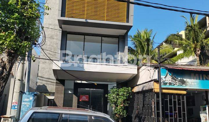 Three-story shophouse in Kuta Legian 1