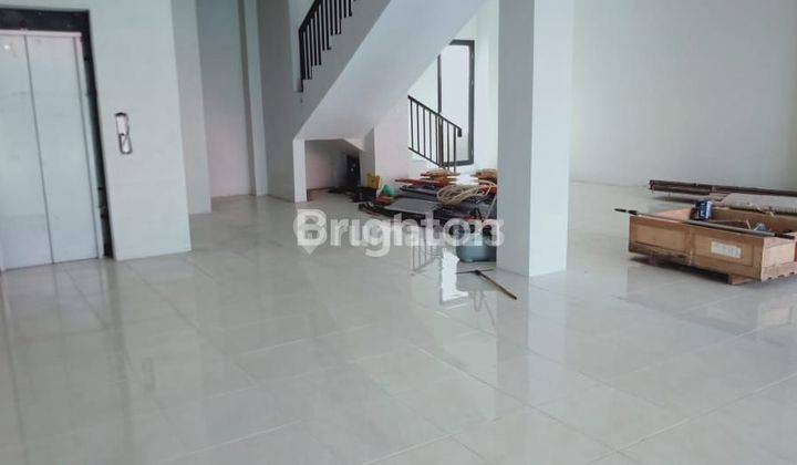 3.5 Floor Shophouse in Seminyak 2