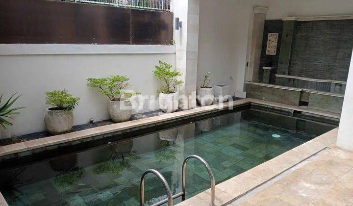 Rumah Dengan Pool Pribadi di Denpasar Selatan 1