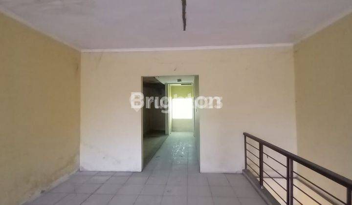 2-Storey Shophouse Suitable for Office, Restaurant, Souvenir Shop 2