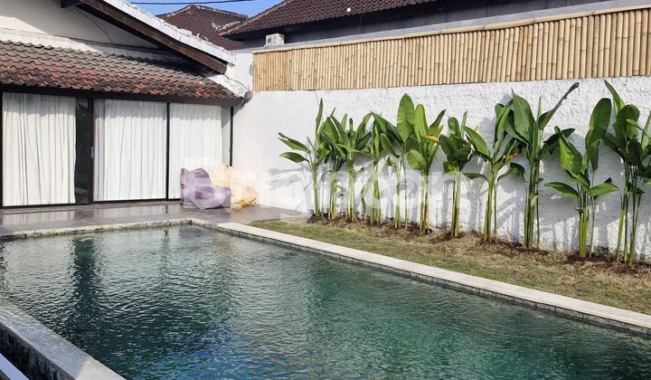 4 Bedrooms Villa in Mertanadi Seminyak 