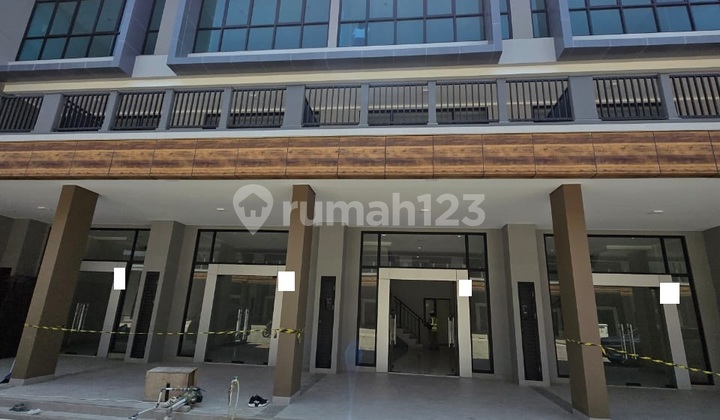 For Rent: Ruko Crystal Summarecon Bekasi 2