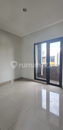 Rumah Cocok Untuk Keluarga Milenial Di Cluster Regia Summarecon Crown Gading 2