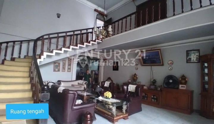 Rumah Bagus 2 1/2 Lantai Di Utan Kayu Matraman Jakarta Timur  1