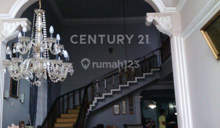 Rumah Bagus 2 1/2 Lantai Di Utan Kayu Matraman Jakarta Timur  2