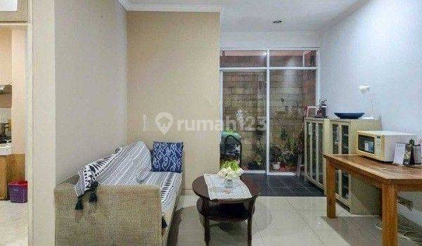 Rumah Homey Clean Simple Minimalis Di Puri Indah 2