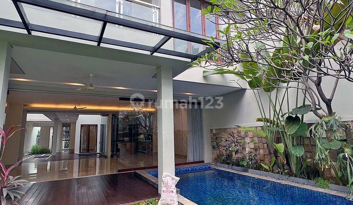 Dijual Rumah Konsep Tropis di Kemang Jakarta Private Pool  1