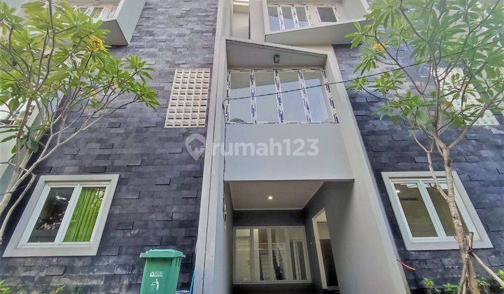 Disewakan Town House Minimalis di Mampang Jakarta Selatan