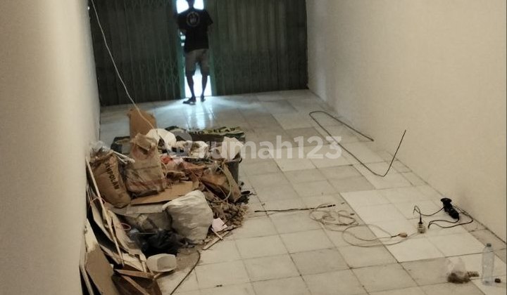 ruko komersil baru selesai renovasi di Depok 2 Timur Abadijaya