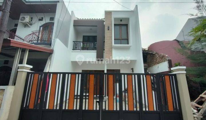 Rumah Cantik Semi Furnished Di Pondok Bambu Jakarta Timur 1