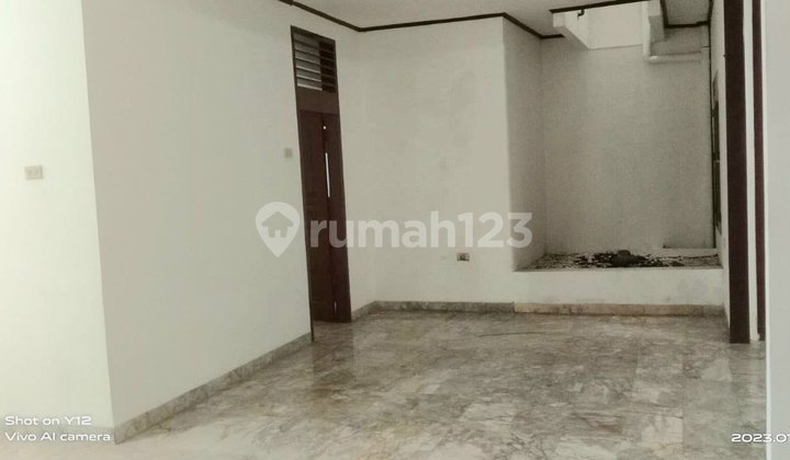 Murah!!! Rumah Mewah Dekat Terminal di Rawamangun Jakarta Timur