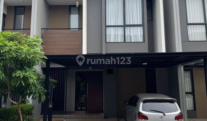 Rumah Selangkah Ke Kolam Renang Dan Tol di Summarecon Bekasi 2