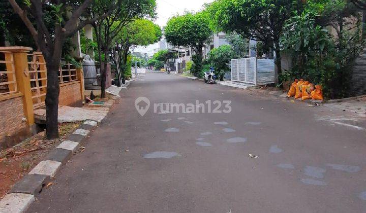 Rumah Hook Murah di Kemang Pratama dekat Tol dan mall 2