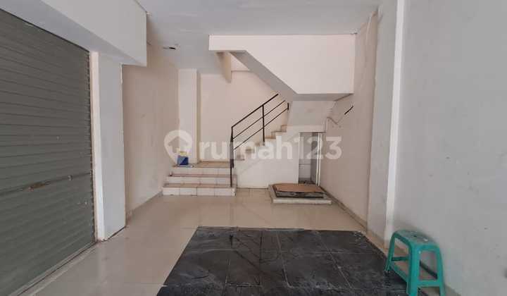Commercial shop house ready for profit in Duta Harapan Bekasi housing. 1