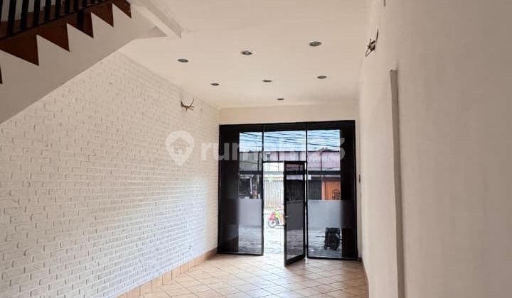 Ready-to-use strategic commercial shophouse, guaranteed profitable in East Depok. 1