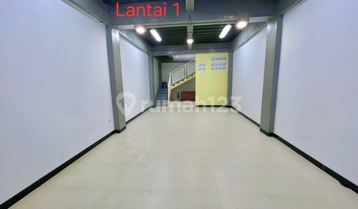 Ruko Ramai !!! Siap Huni Strategis di Pinggir Jalan Raya Jakarta Timur
