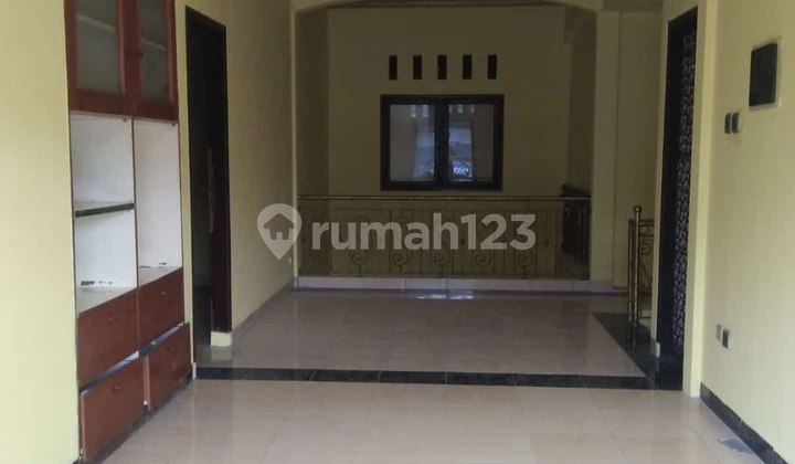 rumah mewah lingkungan aman nyaman di taman laguna cibubur rumah mewah lingkungan aman nyaman di taman laguna cibubur