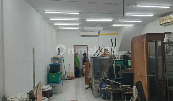 Commercial Shop House Near Station and Toll Road in Pahlawan Revolusi, East Jakarta Commercial Shop House Near Station and Toll Road in Pahlawan Revolusi, East Jakarta