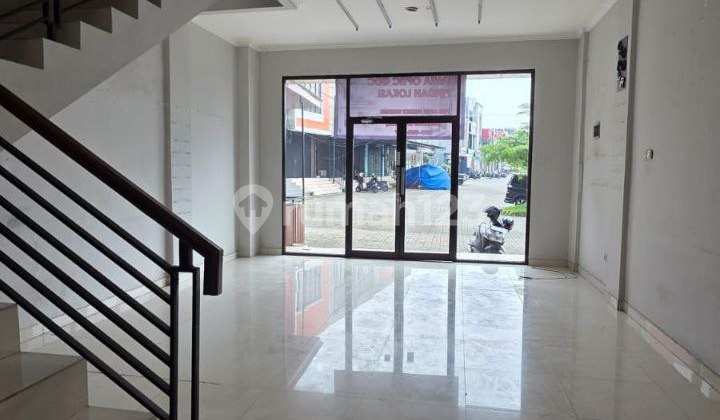Best-selling commercial shophouse ready for profit in Grand Depok City. 1