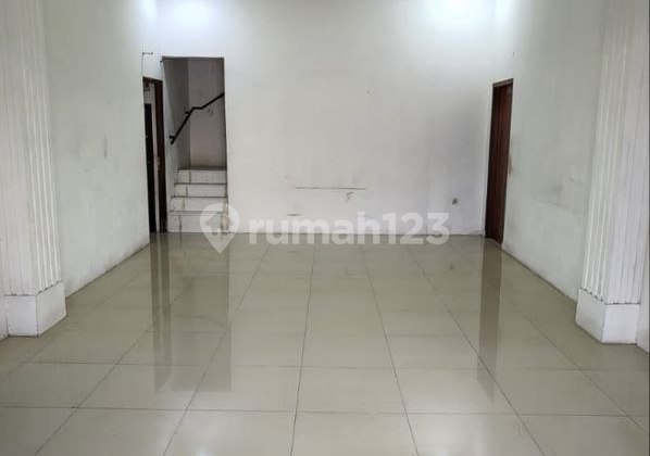 For Rent Large House by the Road in Mekar Sari Depok