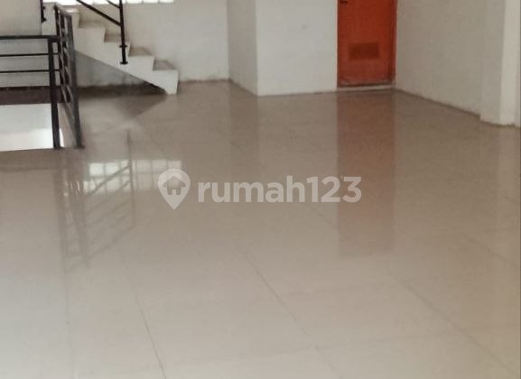 strategic commercial shophouse near toll access in Cimanggis Depok