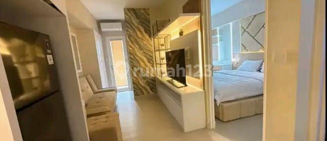 2 Bedroom Apartment with Pool View at Springlake Summarecon Bekasi