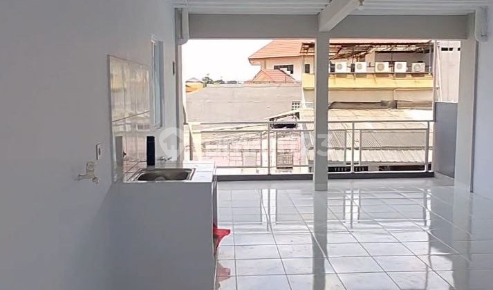 Busy, Cheap, Strategic Shop House!!! 3 Floors in East Jakarta 1