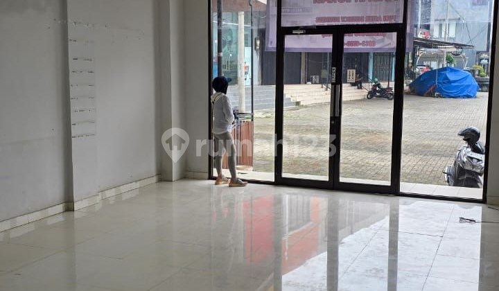 Best-selling commercial shophouse ready for profit in Grand Depok City. 2
