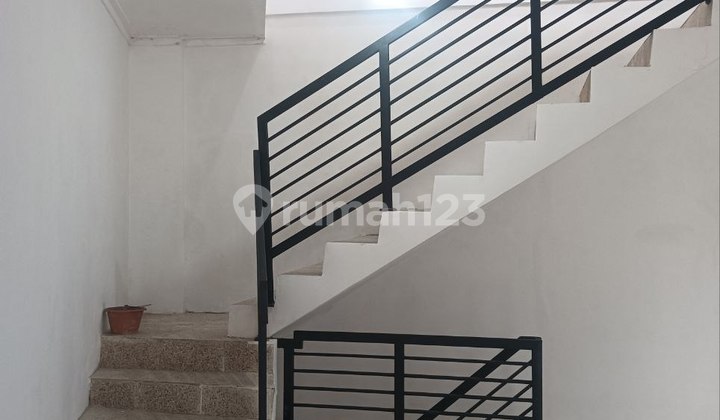 Strategic 2-Storey Commercial Shop House in East Depok 2