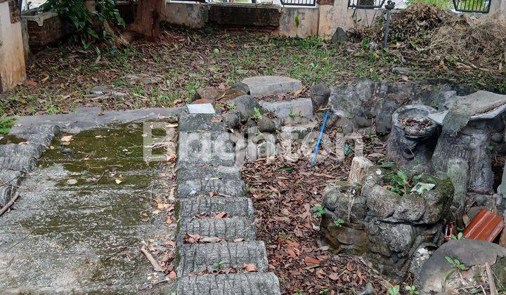 Rumah 2 Lantai di Hoek dekat ke Toll Becakayu 2