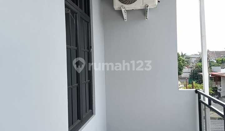 Rumah 2 Lantai Bebas Banjir Dekat ke Tol Bekasi Timur 2