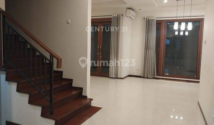 Disewakan Rumah Luas Di Emerald Bintaro 7805  2