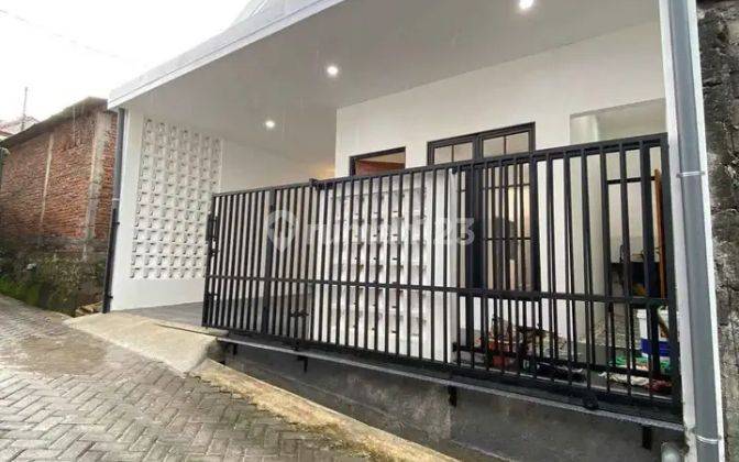 Rumah Estetik di Banyumanik, Hadap Selatan 2