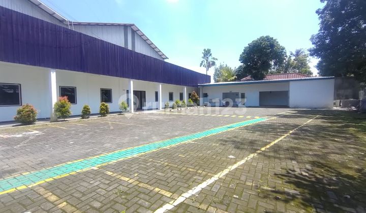 Wide and Cheap Tronton Warehouse Available in Sewon Bantul Yogyakarta