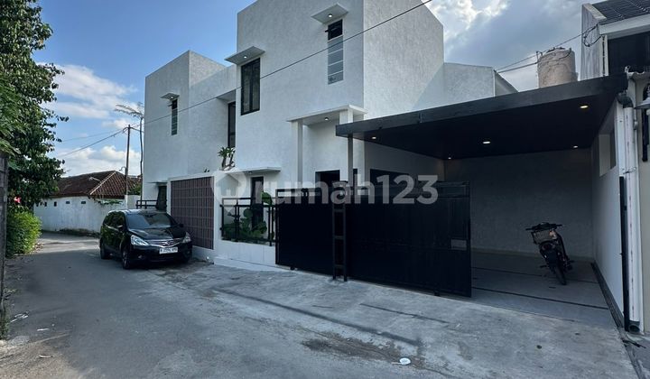 Rumah Modern Konsep Mezzanine Di Wedomartani Ngemplak Sleman Yogyakarta 2