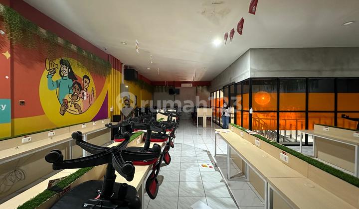 Office Building Business Space with Extensive Parking in Mlati, Sleman, Yogyakarta