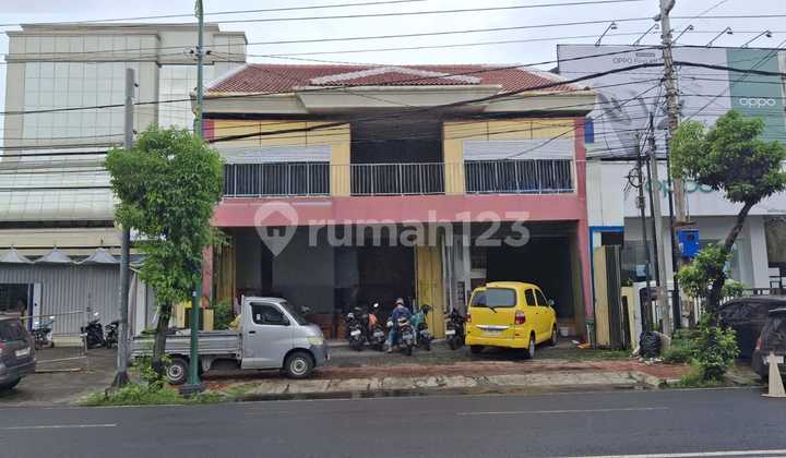 2-Story Shop House for Rent on the Roadside in Mantrijeron, Central Yogyakarta City