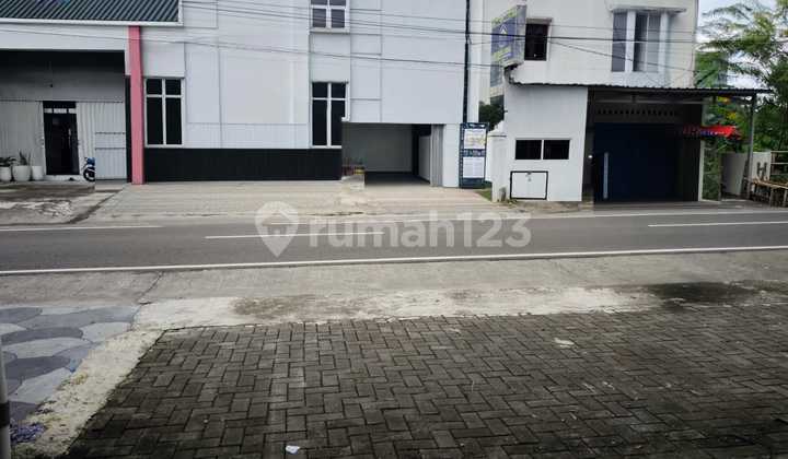 Gudang Luas Disewakan di Condong Catur Sleman Yogyakarta Gudang Luas Disewakan di Condong Catur Sleman Yogyakarta