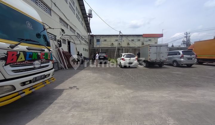 Large Capacity Warehouse, Spacious Tronton Access, Smooth in Gamping Sleman Yogyakarta