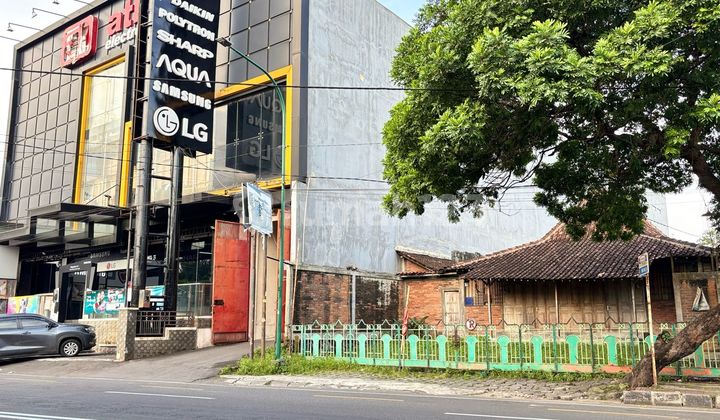 Tanah Jual Strategis Di Pinggir Jalan Raya Di Kodya Jetis Pusat Kota Yogyakarta Tanah Jual Strategis Di Pinggir Jalan Raya Di Kodya Jetis Pusat Kota Yogyakarta