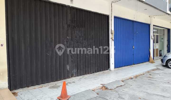 Two-Storey Shop House, Loss Area, Strategic Location in Mlati, Sleman, Yogyakarta.