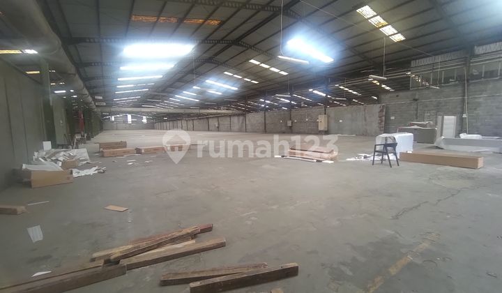 Cheap Warehouse for Rent Large Capacity Easy Tronton Maneuver in Berbah Sleman Yogyakarta