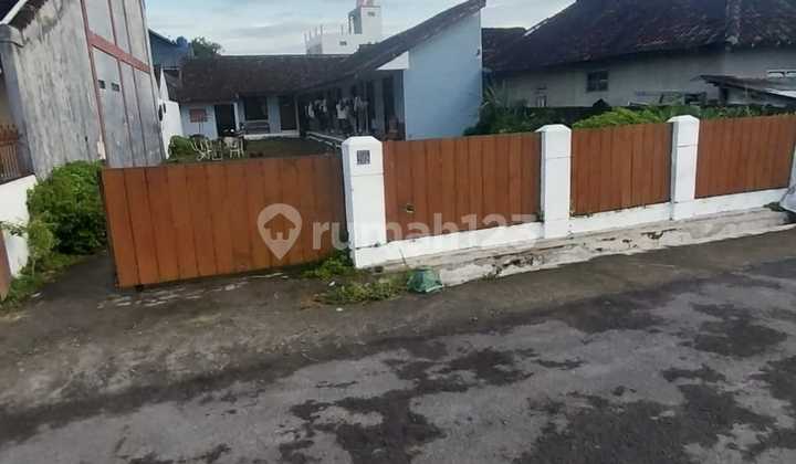 For Rent Land Bonus Building in Maguwoharjo, Sleman, Yogyakarta