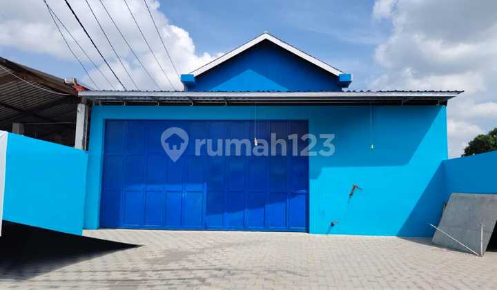 Ruang Usaha Luas Bisa Kantor , Call Center , Siap Huni Strategis Di Kalasan Sleman Yogyakarta